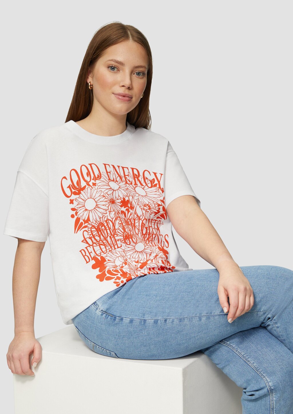 Baumwollshirt mit Frontprint und überschnittener Schulter