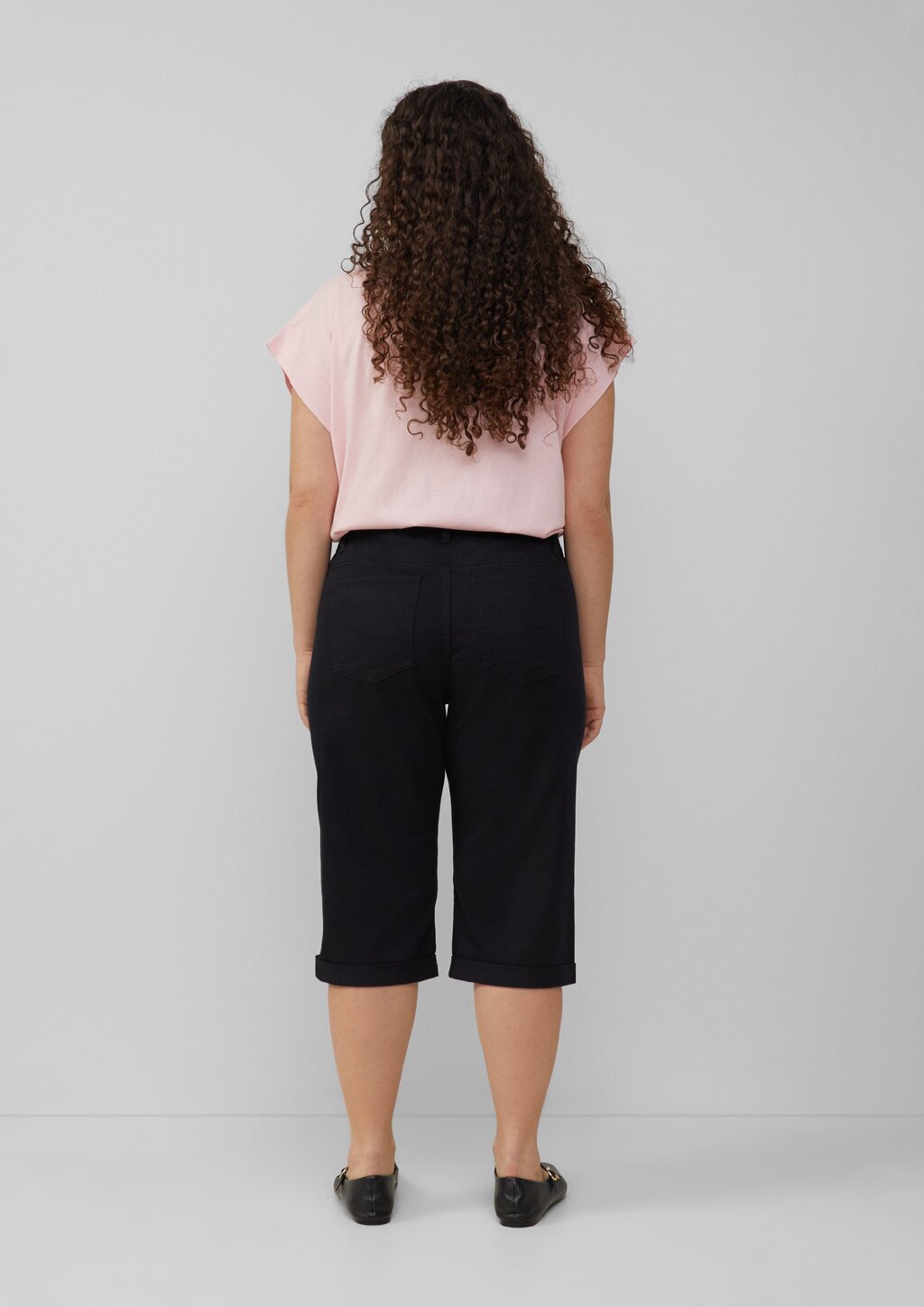 Jeans / Curvy Fit / Mid Rise / Capri Length