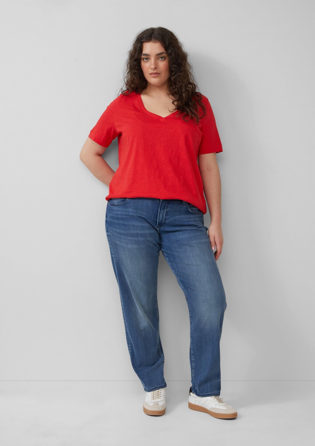 T-Shirt aus Flammgarn mit V-Ausschnitt