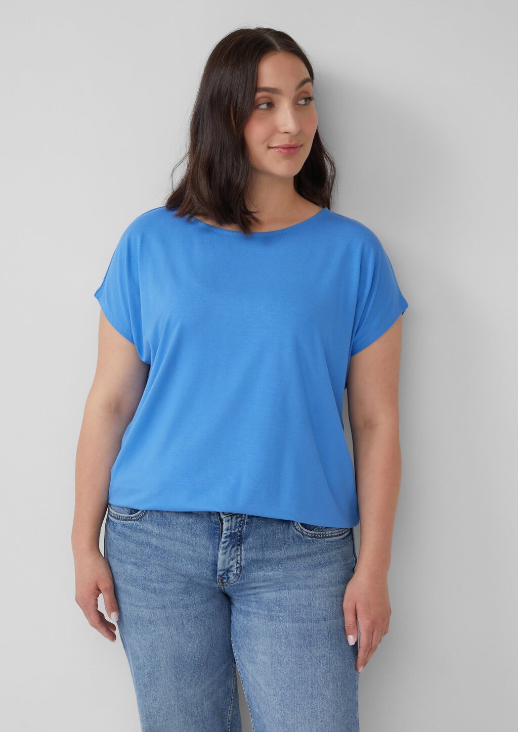 Fließendes Jersey-Shirt mit überschnittenen Schultern