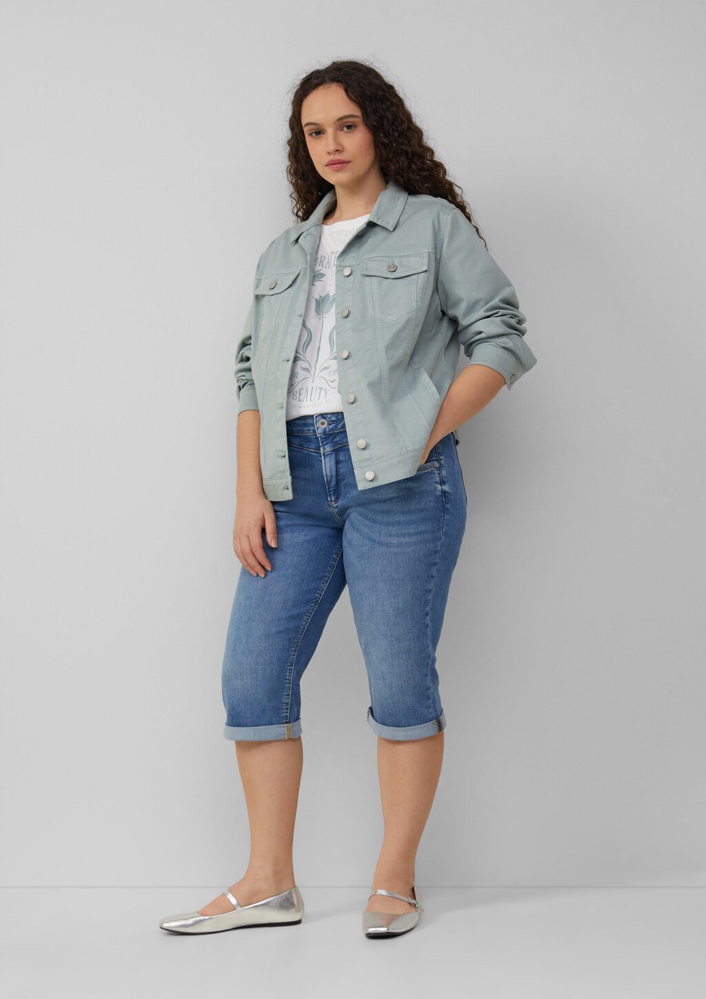 Jeans / Slim Fit / Mid Rise / Capri Length