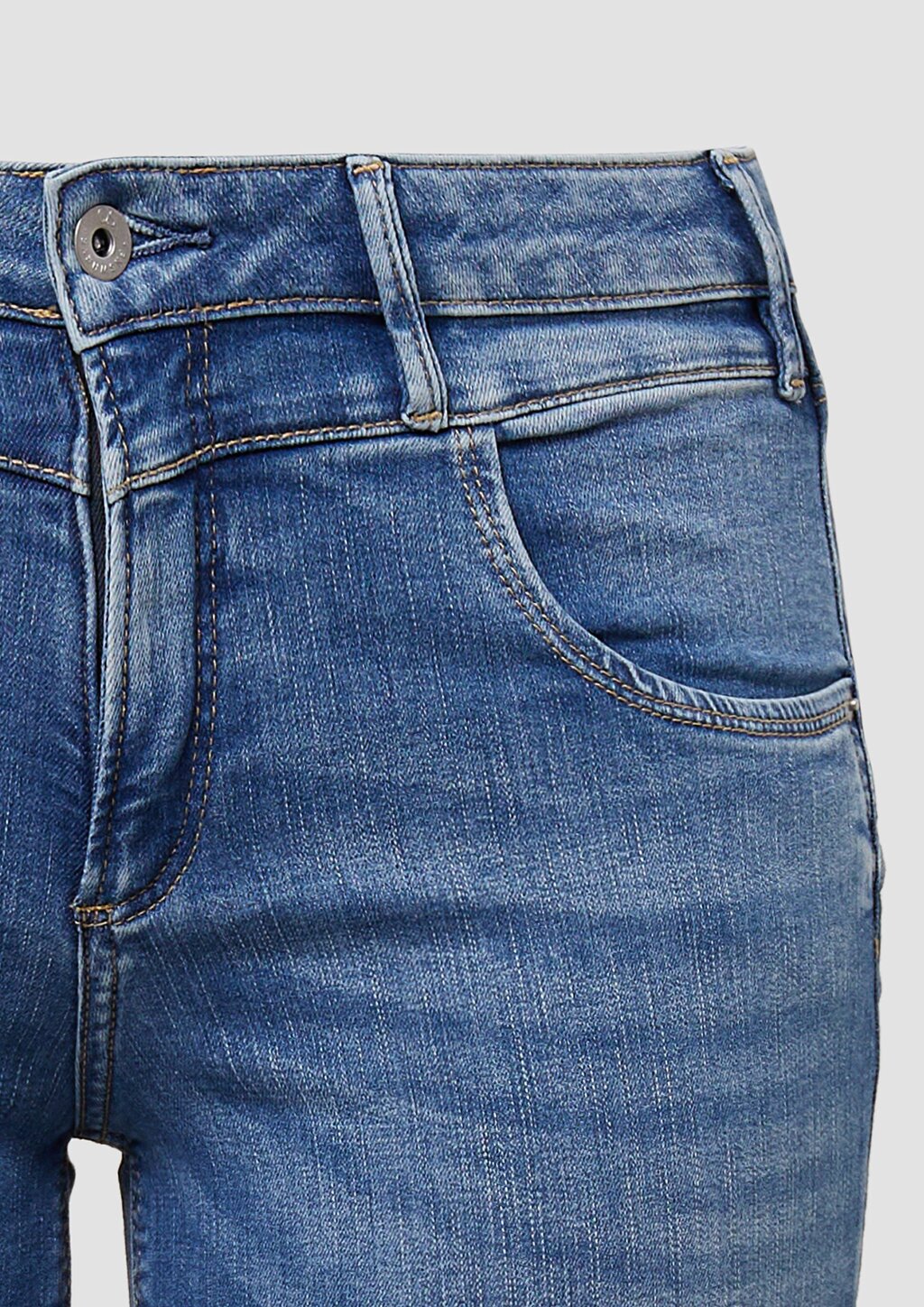 Jeans / Slim Fit / Mid Rise / Capri Length