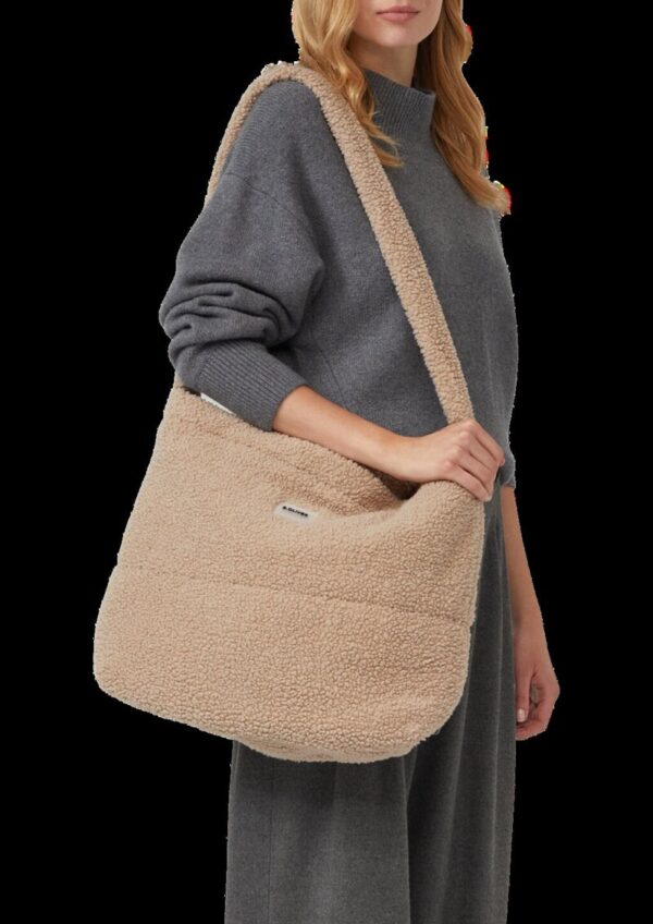 Kuschelige Teddy-Hobo-Bag mit Magnetverschluss