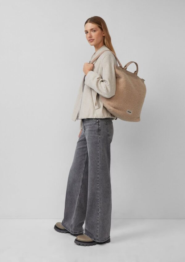 Rucksack aus Teddyplüsch mit Logo-Patch