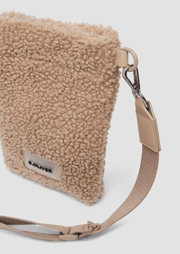 Handy-Tasche aus Teddyplüsch