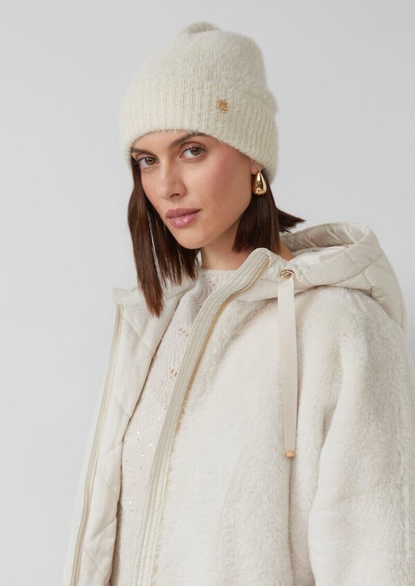 Flauschige Mütze mit Umschlag