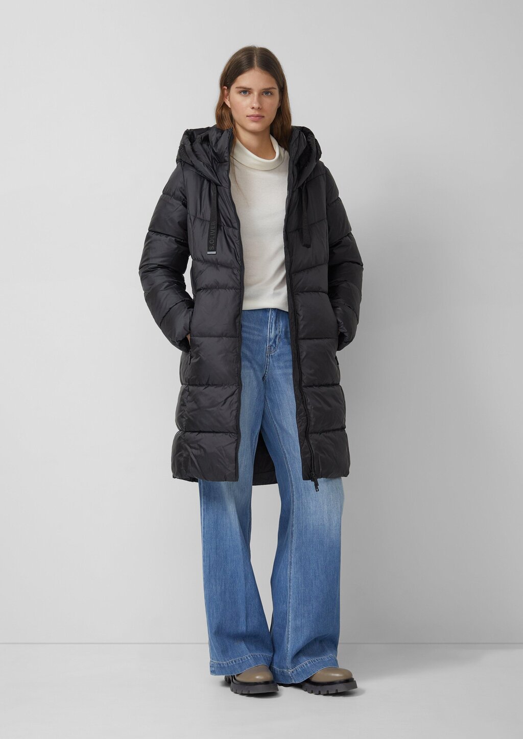 Steppmantel mit Stehkragen und Kapuze