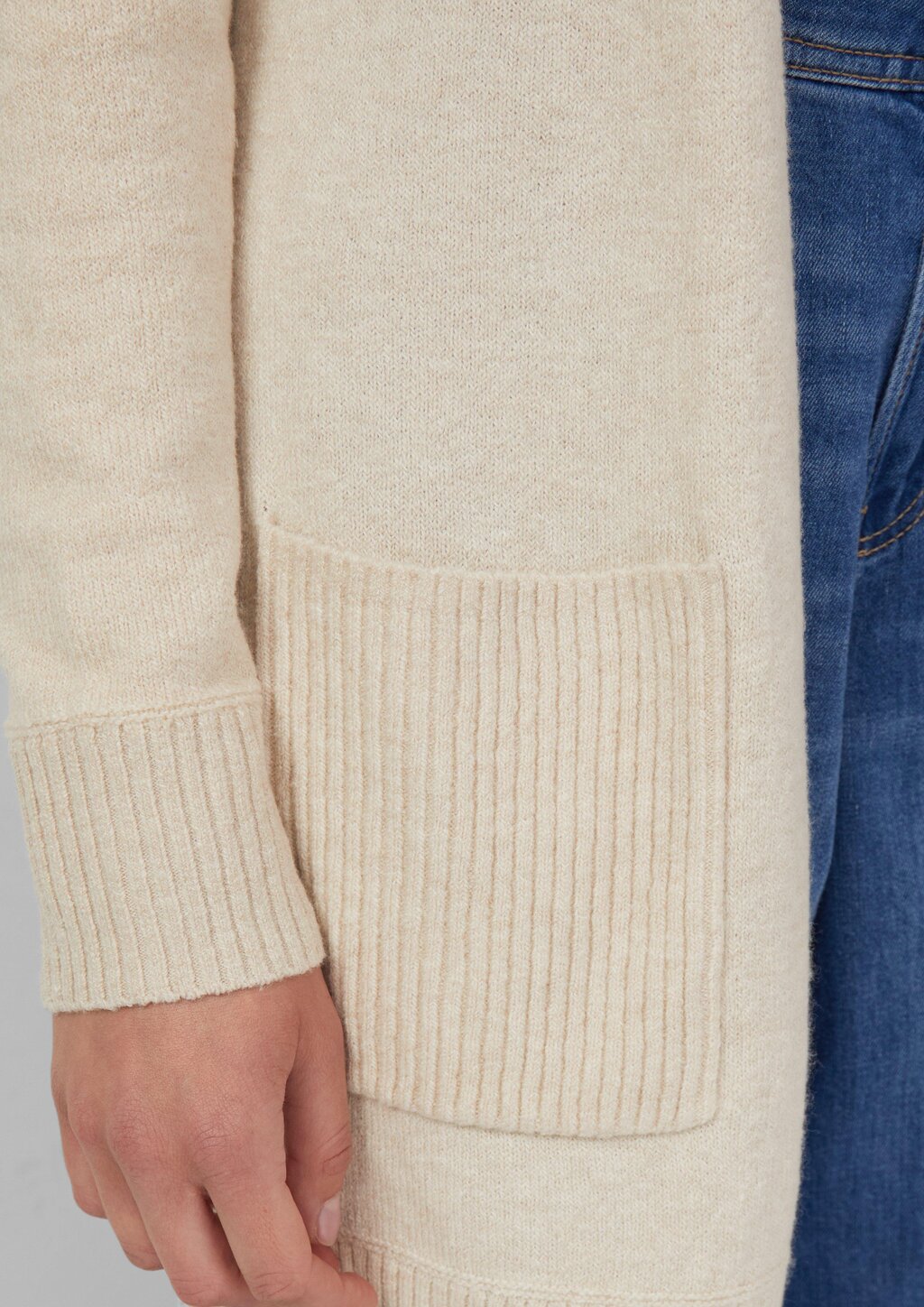 Weiche Strickjacke mit aufgesetzten Taschen