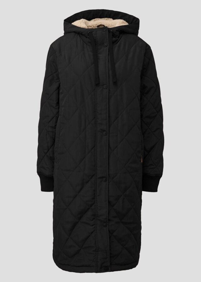 Locker geschnittener Steppmantel mit Teddyfutter