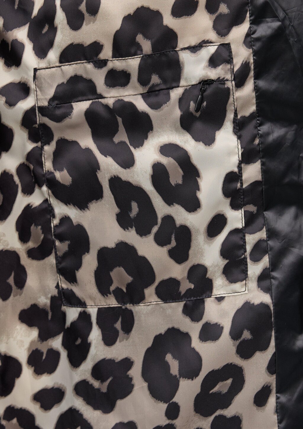 Kapuzen-Steppmantel mit recycelter Daune