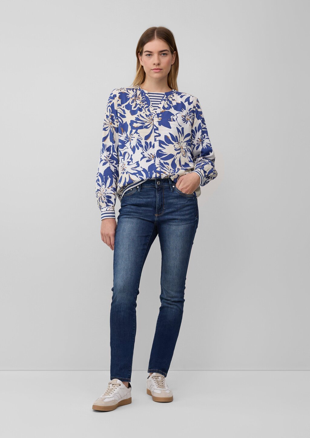 Tunikabluse aus Viskosemix mit All-over-Print