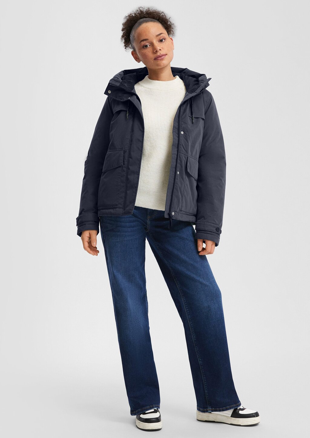 Gefütterte Jacke mit Kapuze