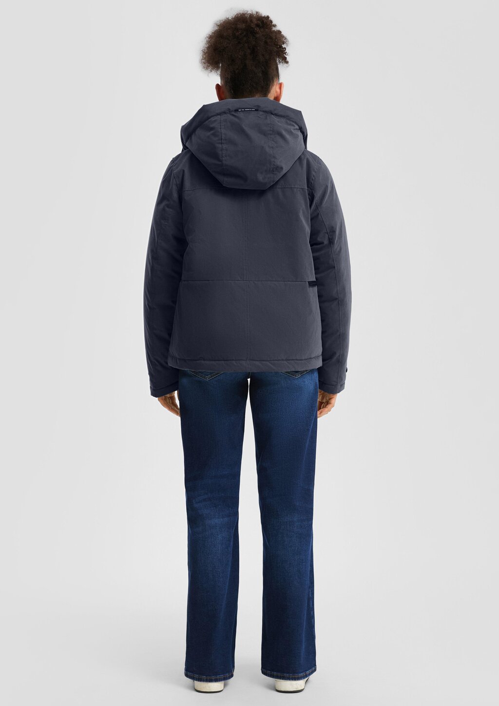 Gefütterte Jacke mit Kapuze