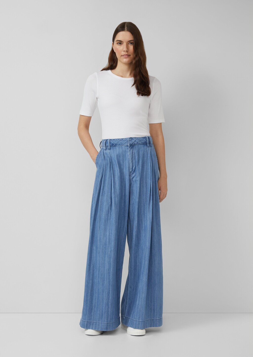 Fließende Jeans mit Nadelstreifen / Relaxed Fit / High Rise / Extra Wide Leg