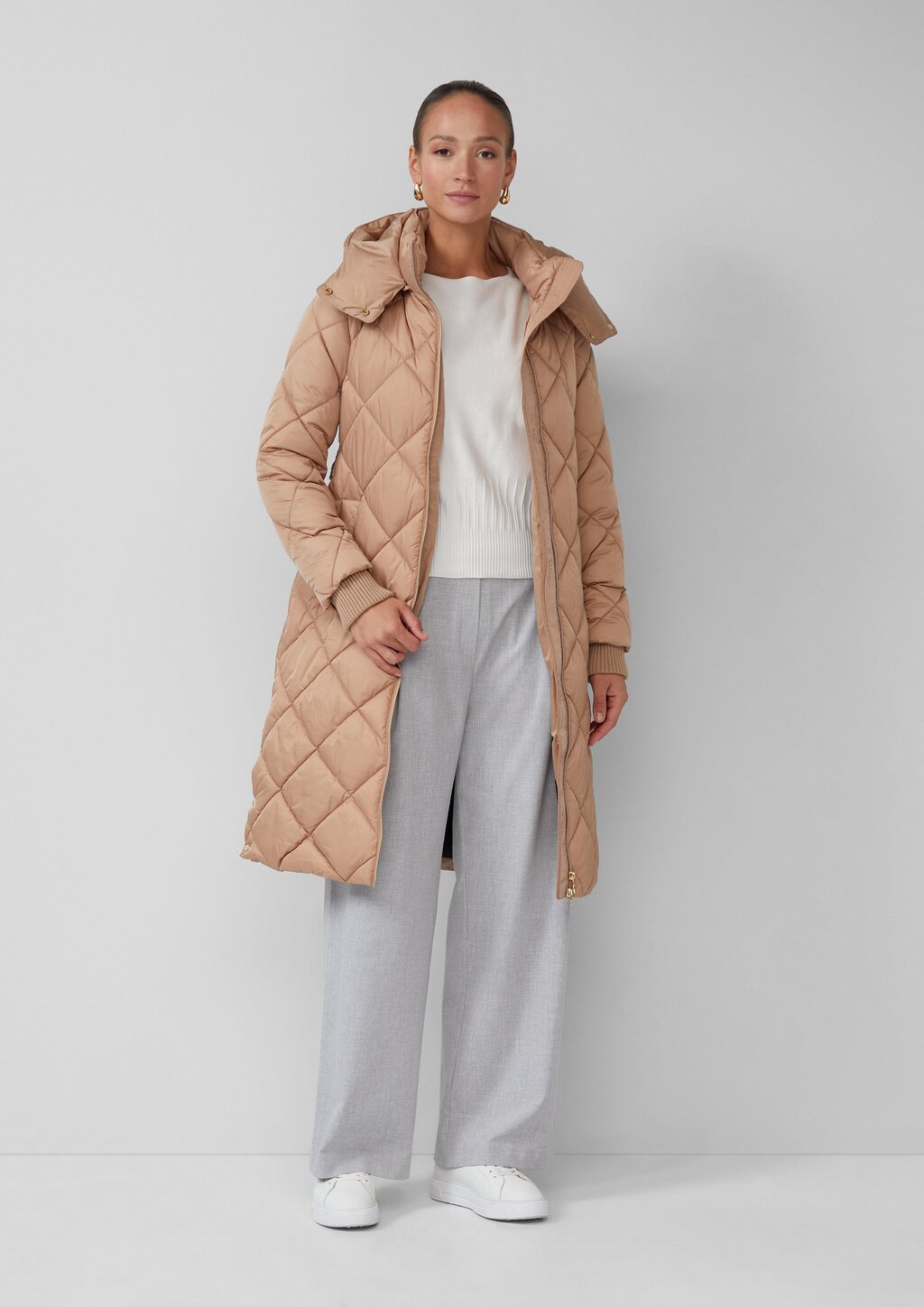 Wattierter Steppmantel mit abnehmbarer Kapuze und Reißverschluss