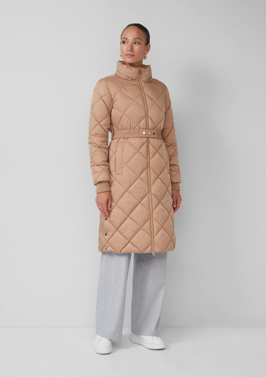 Wattierter Steppmantel mit abnehmbarer Kapuze und Reißverschluss