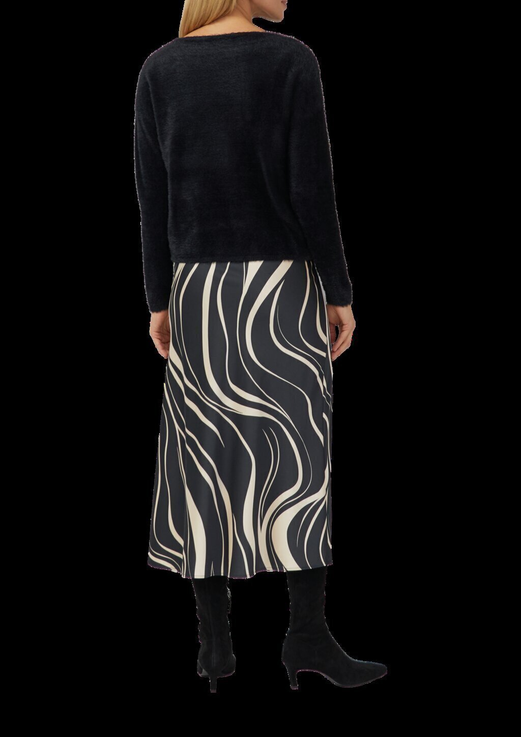 Flauschiger Pullover mit U-Boot-Ausschnitt