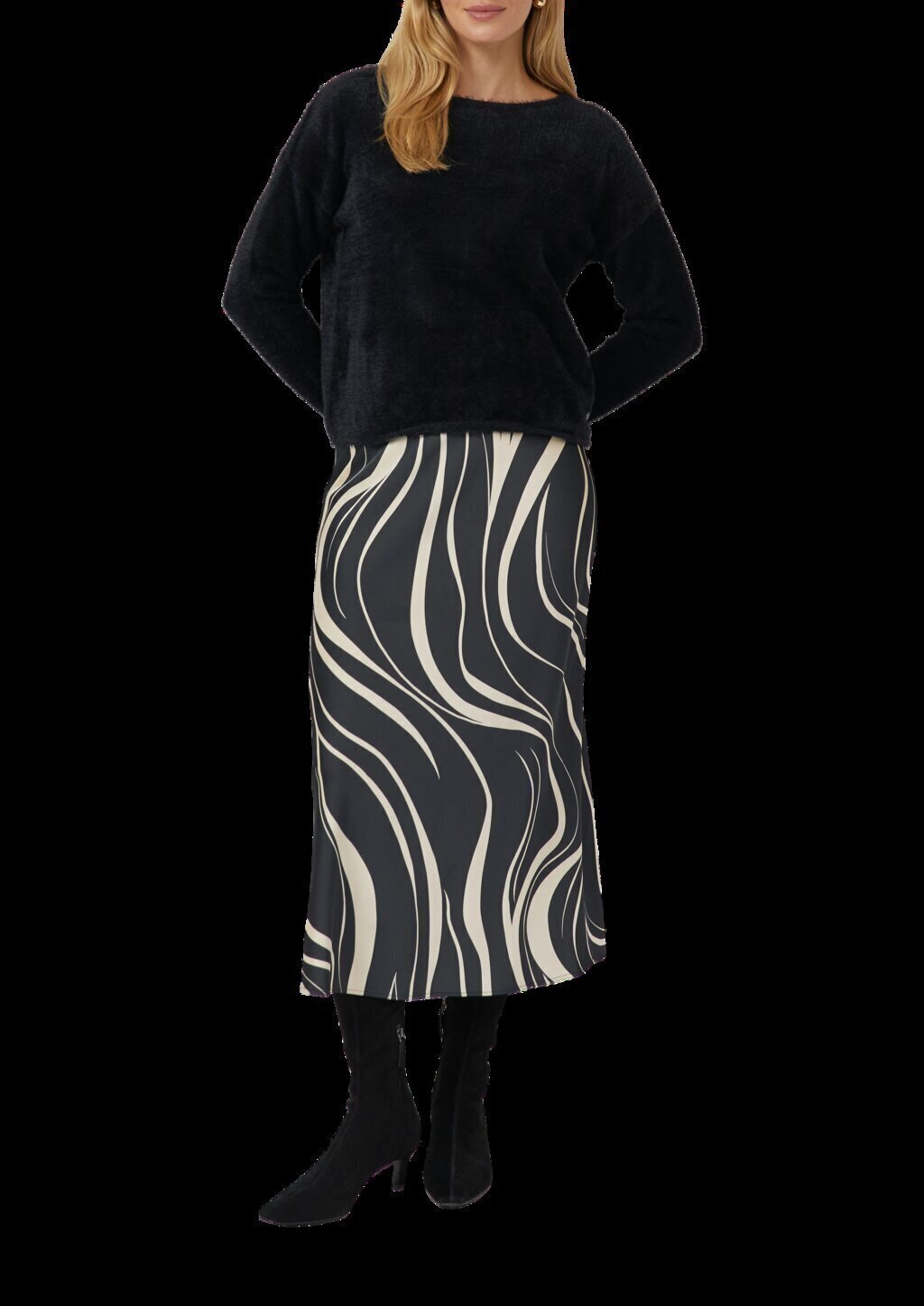 Flauschiger Pullover mit U-Boot-Ausschnitt