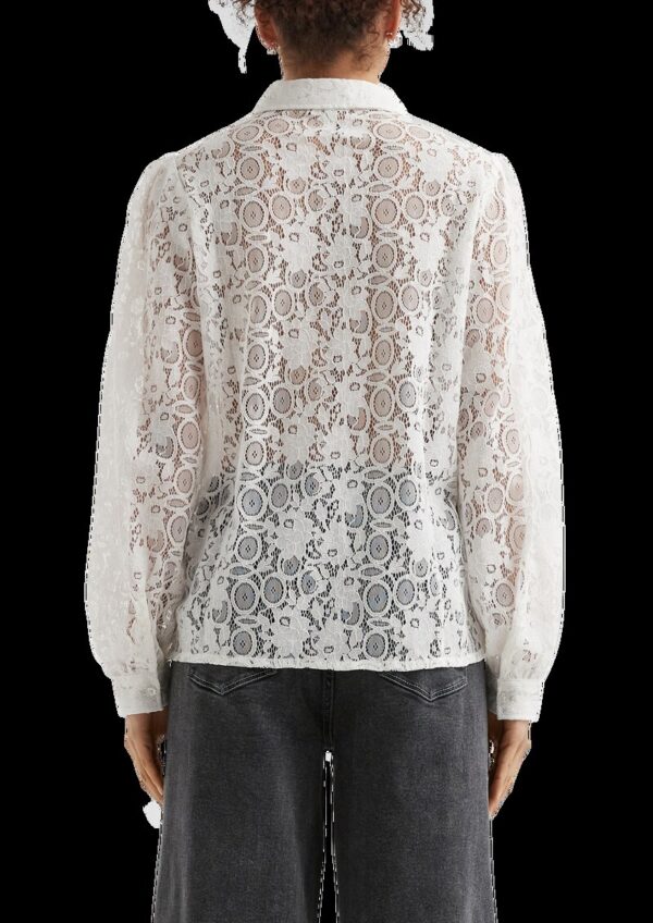 Spitzenbluse mit Knopfleiste