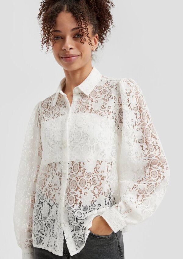 Spitzenbluse mit Knopfleiste