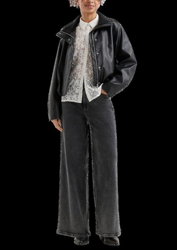 Spitzenbluse mit Knopfleiste