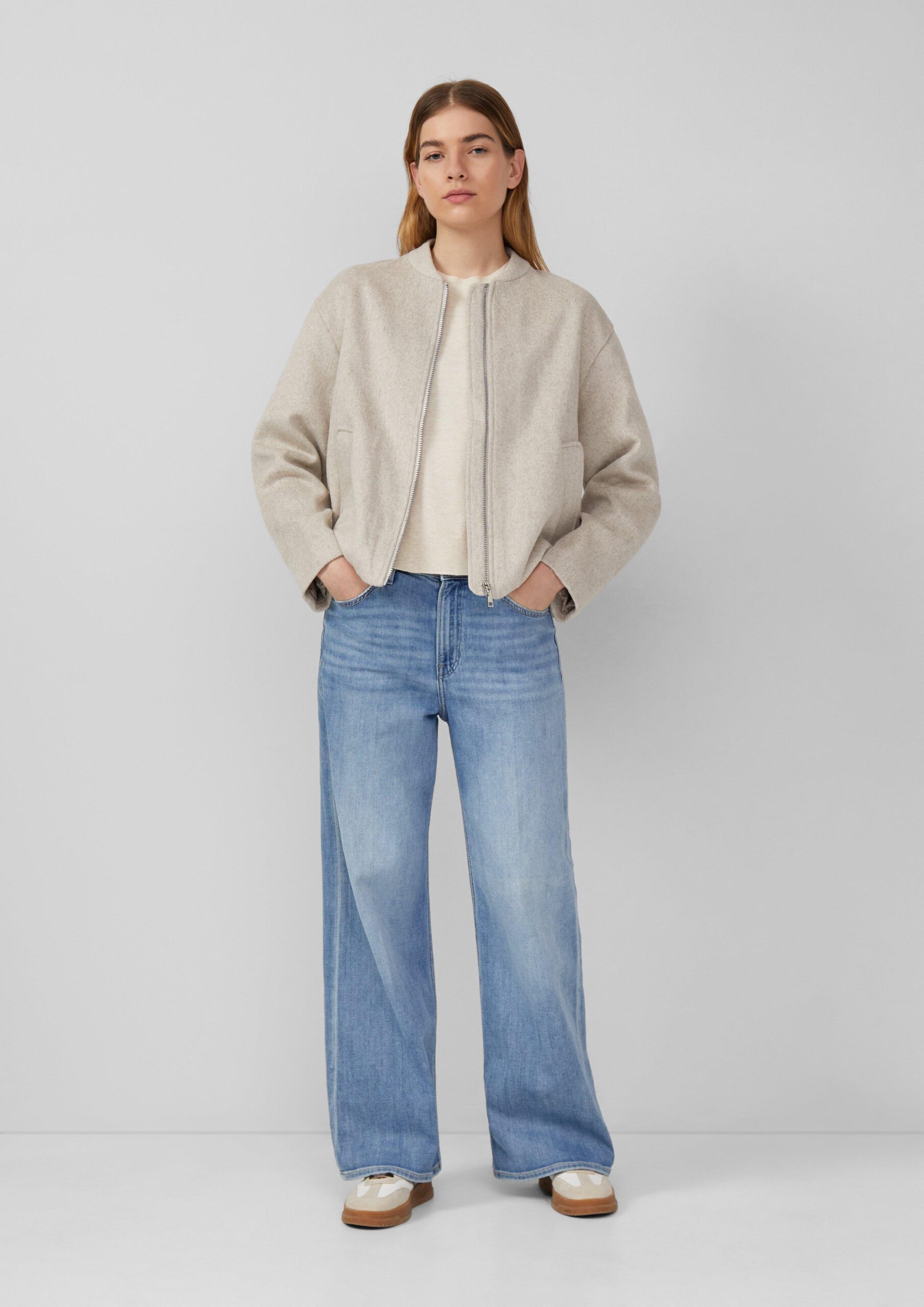 Kurzärmeliger Strickpullover mit Rippbündchen im Slim Fit