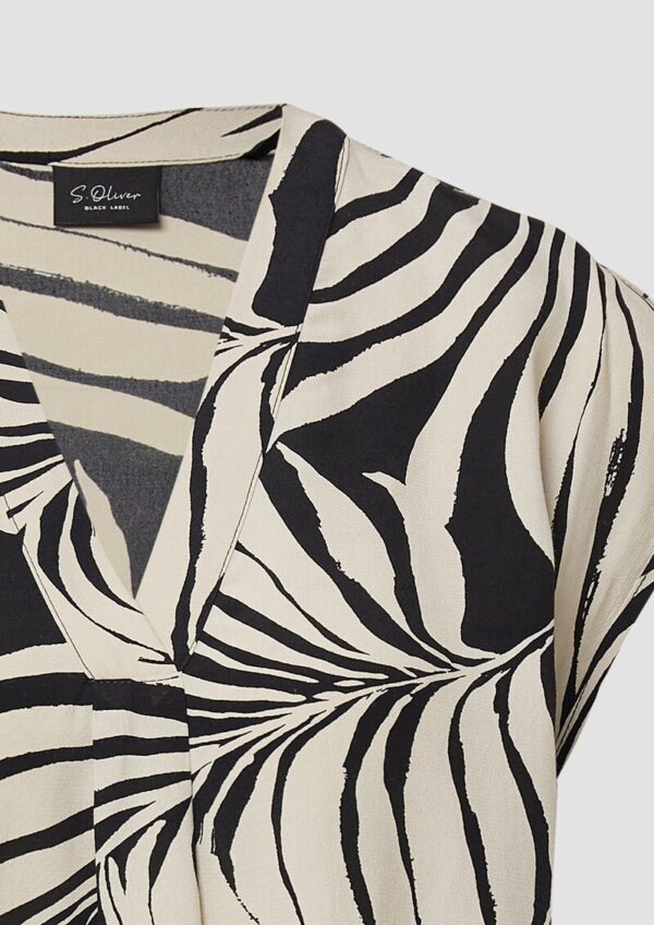 Fließende Viskosebluse mit floralem Print