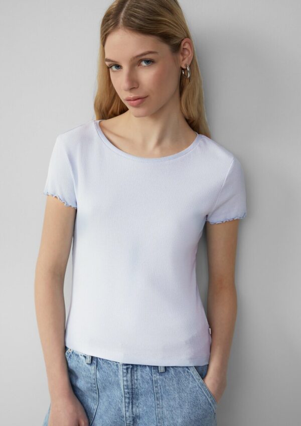 Verkürtzes Rippshirt mit Rundhalsausschnitt