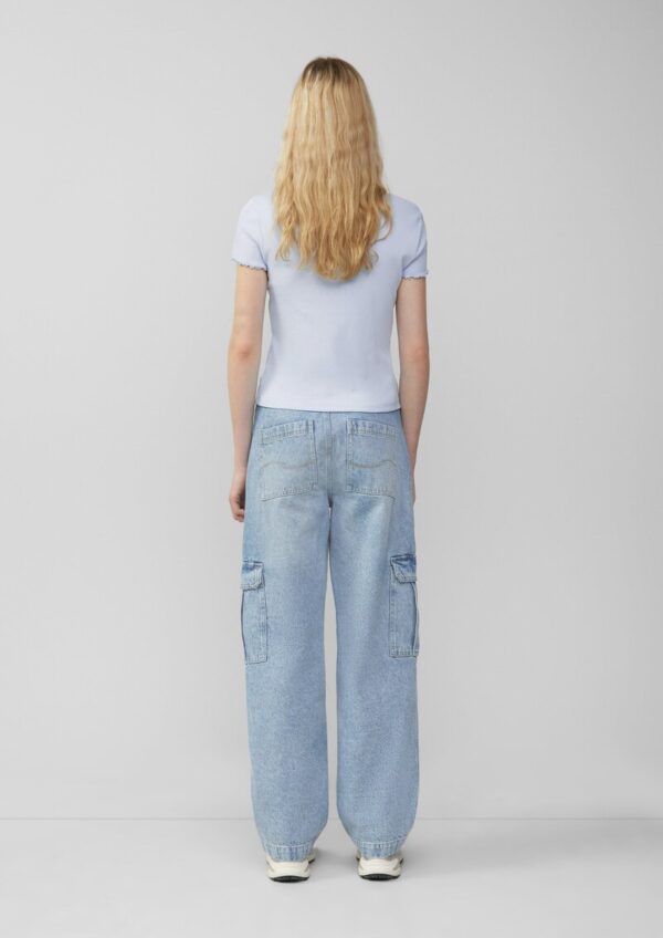 Verkürtzes Rippshirt mit Rundhalsausschnitt