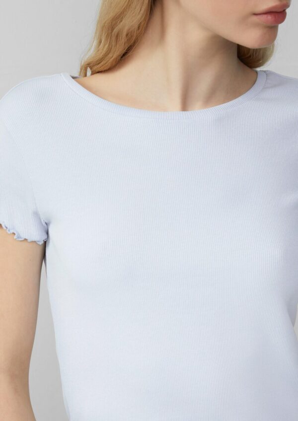 Verkürtzes Rippshirt mit Rundhalsausschnitt