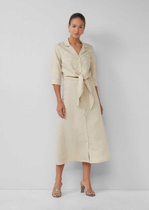 Ausgestellter Midirock mit dekorativer Knopfleiste und gemustertem Gürtel