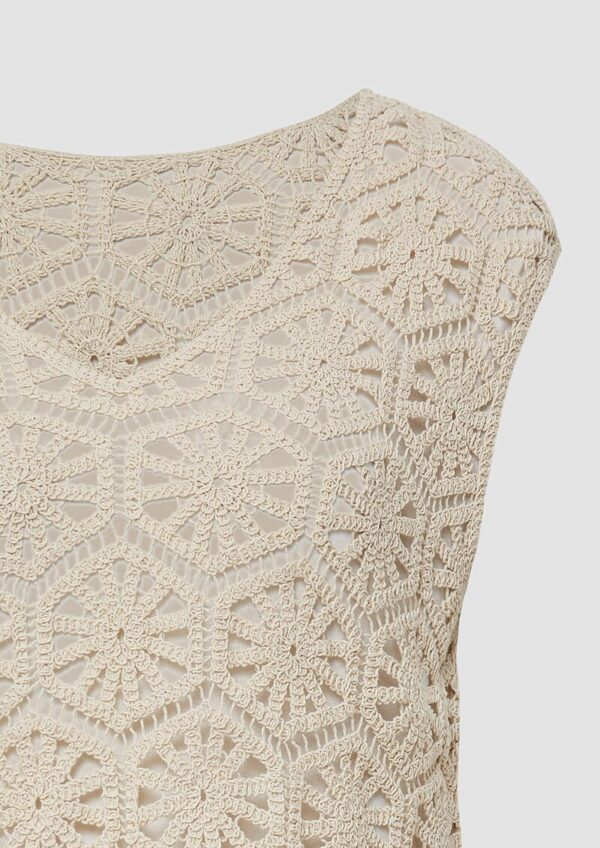 Semitransparentes Tanktop aus Häkelspitze