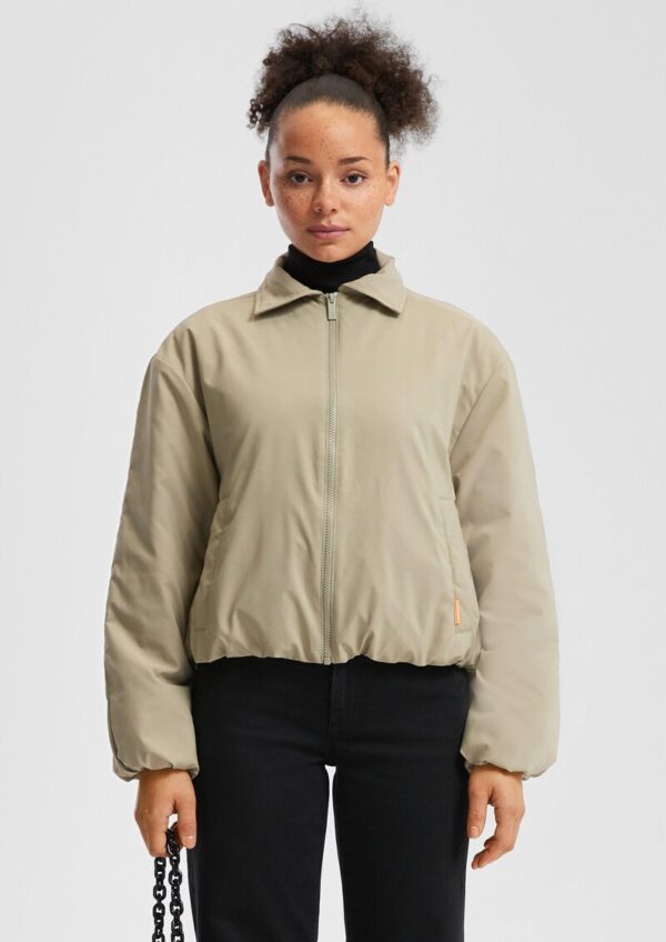 Leicht wattierter Blouson mit überschnittener Schulter