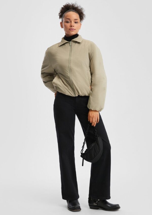 Leicht wattierter Blouson mit überschnittener Schulter