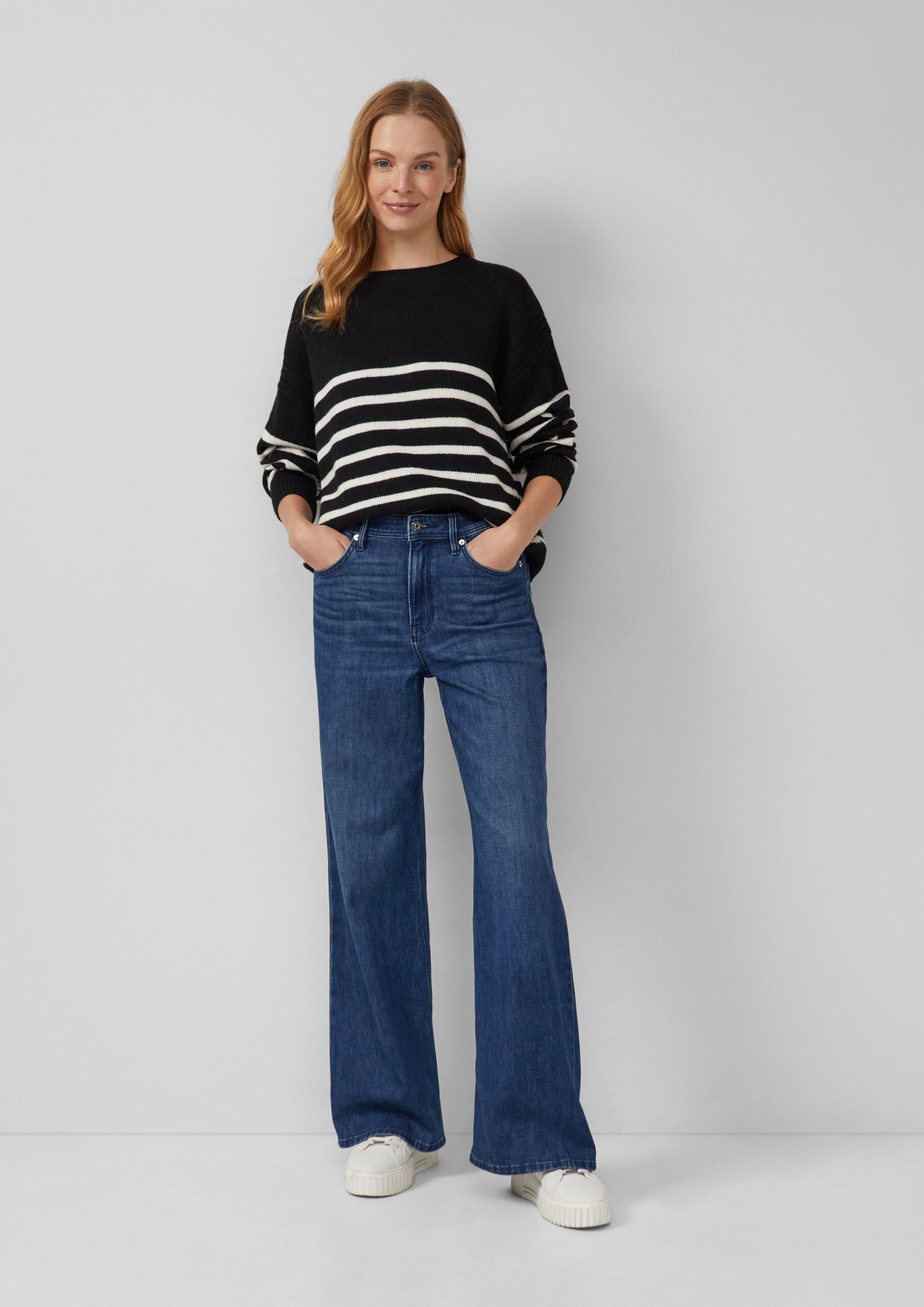 Gestreifter Strickpullover aus Wollmix mit Ripp-Details