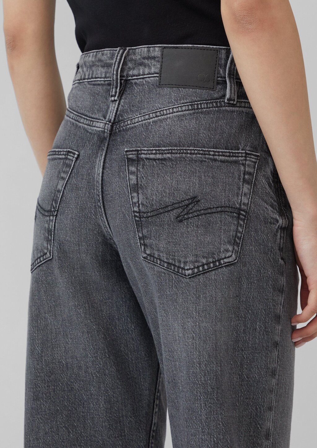 Unisex Jeans / Loose Fit / Mid Rise / Straight Leg / INCH Sizes