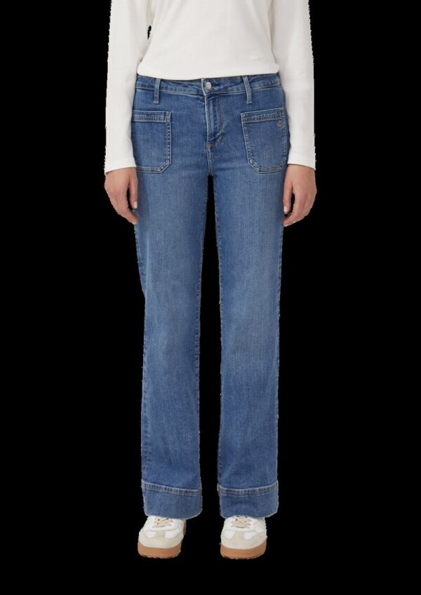 Jeans / Regular Fit / Mid Rise / Flared Leg / aufgesetzte Taschen