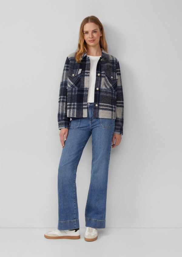 Jeans / Regular Fit / Mid Rise / Flared Leg / aufgesetzte Taschen