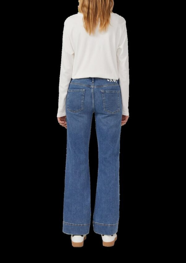 Jeans / Regular Fit / Mid Rise / Flared Leg / aufgesetzte Taschen