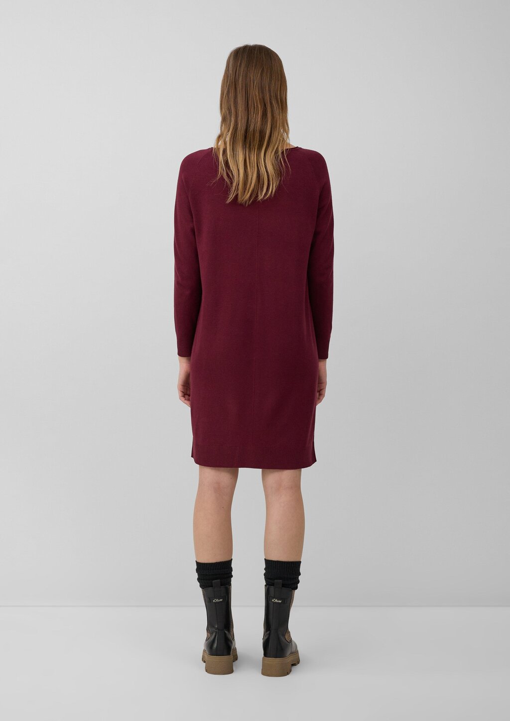 Weiches Feinstrickkleid aus Viskosemix