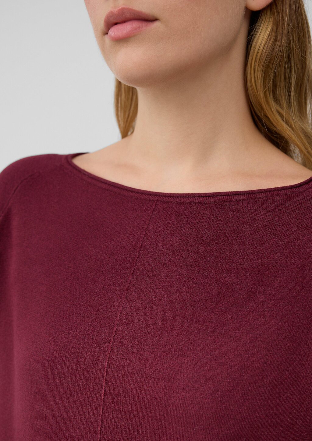 Weiches Feinstrickkleid aus Viskosemix