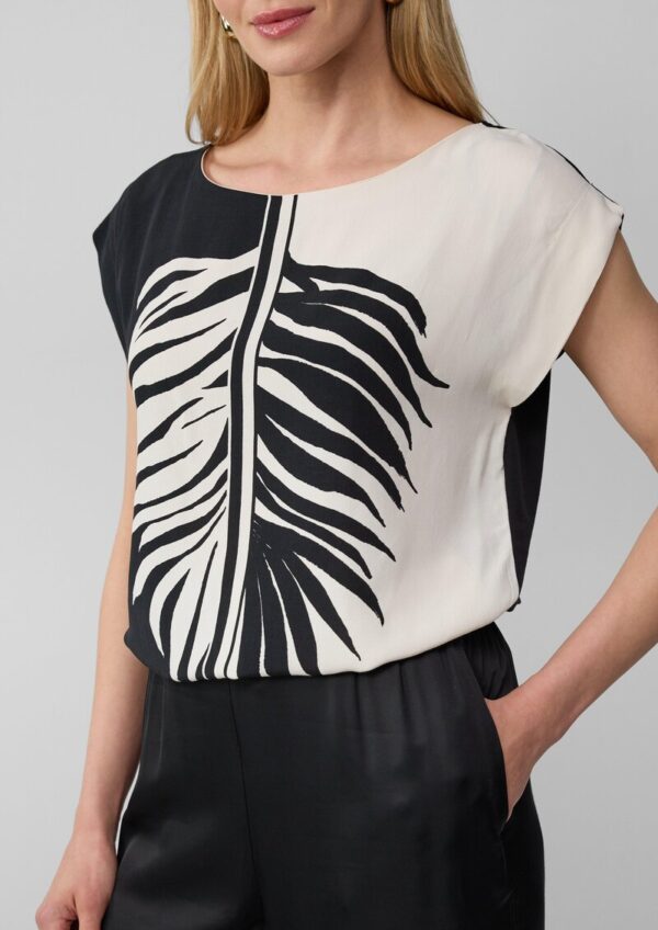 Ärmelloses Blusenshirt mit Kontrastmotiv