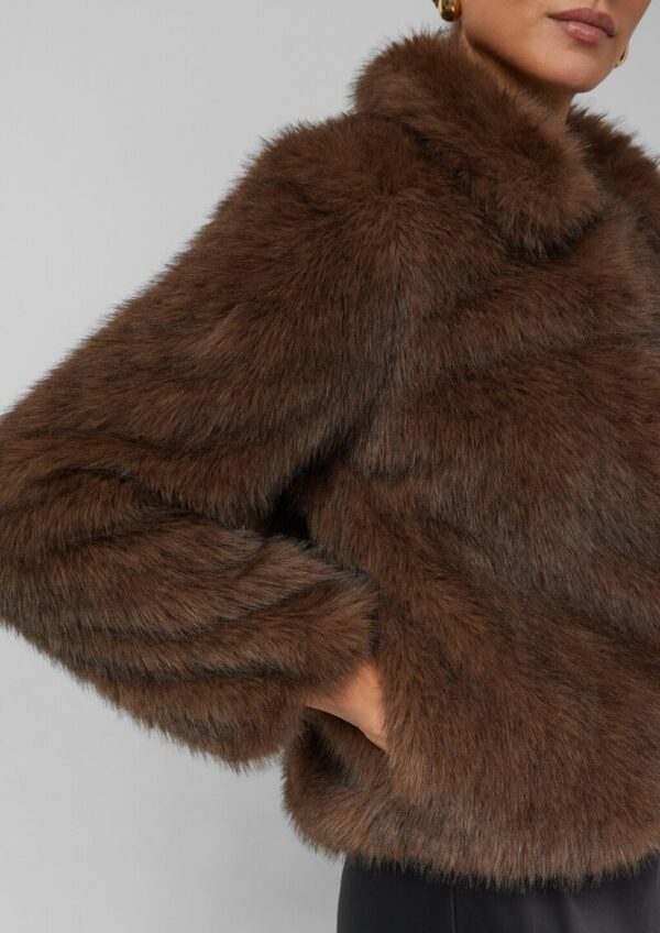 Gefütterte Jacke aus Webpelz