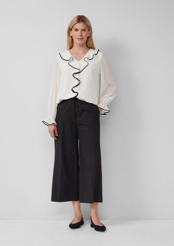 Bluse mit Volants und Kontrast-Details