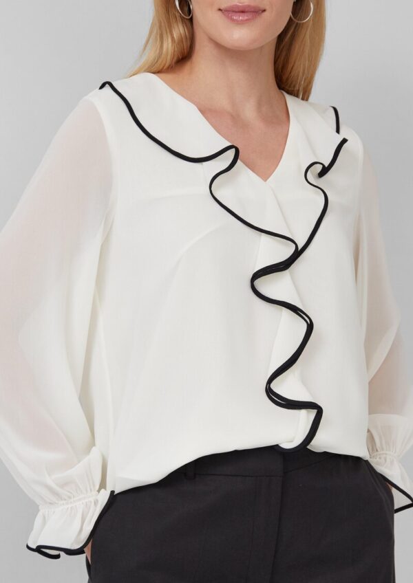 Bluse mit Volants und Kontrast-Details