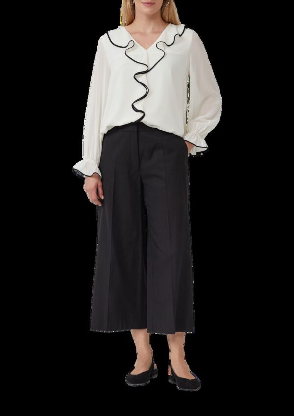 Bluse mit Volants und Kontrast-Details