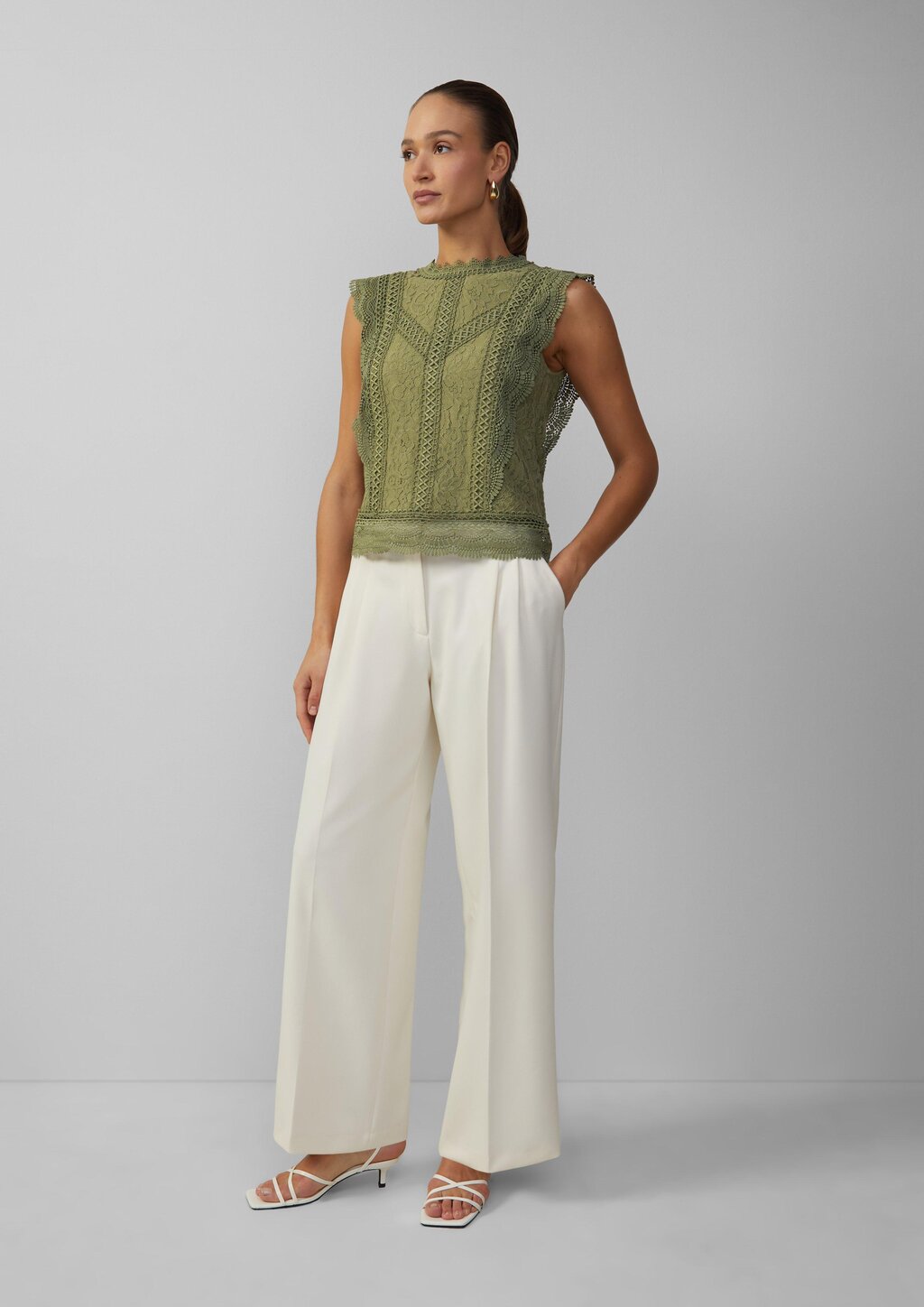 Ärmellose Bluse aus Spitze