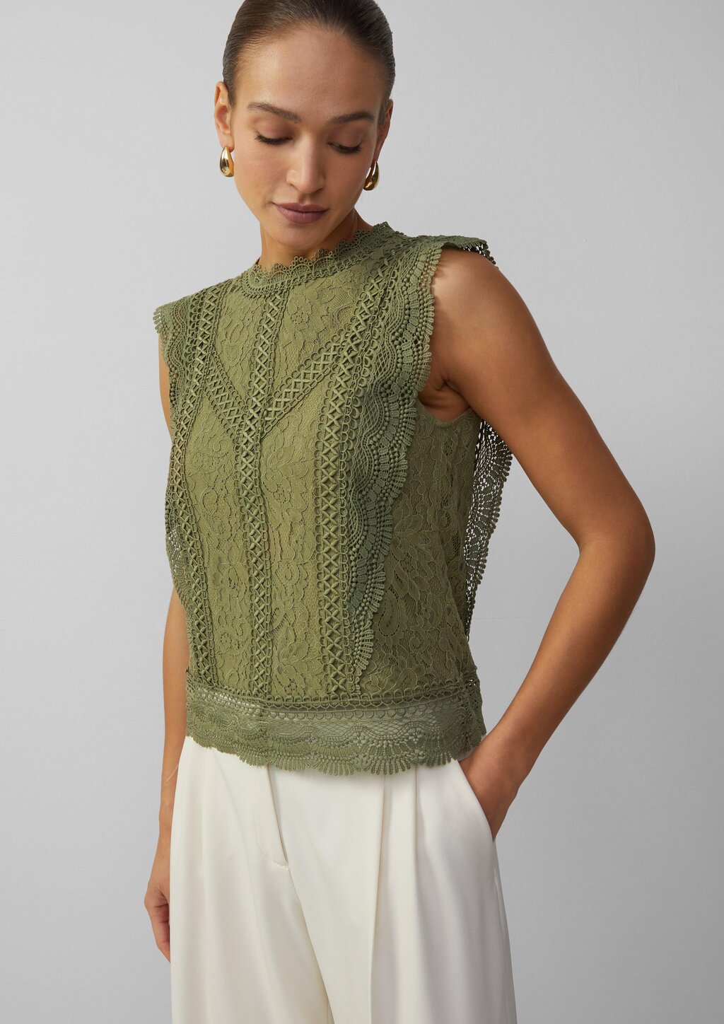 Ärmellose Bluse aus Spitze