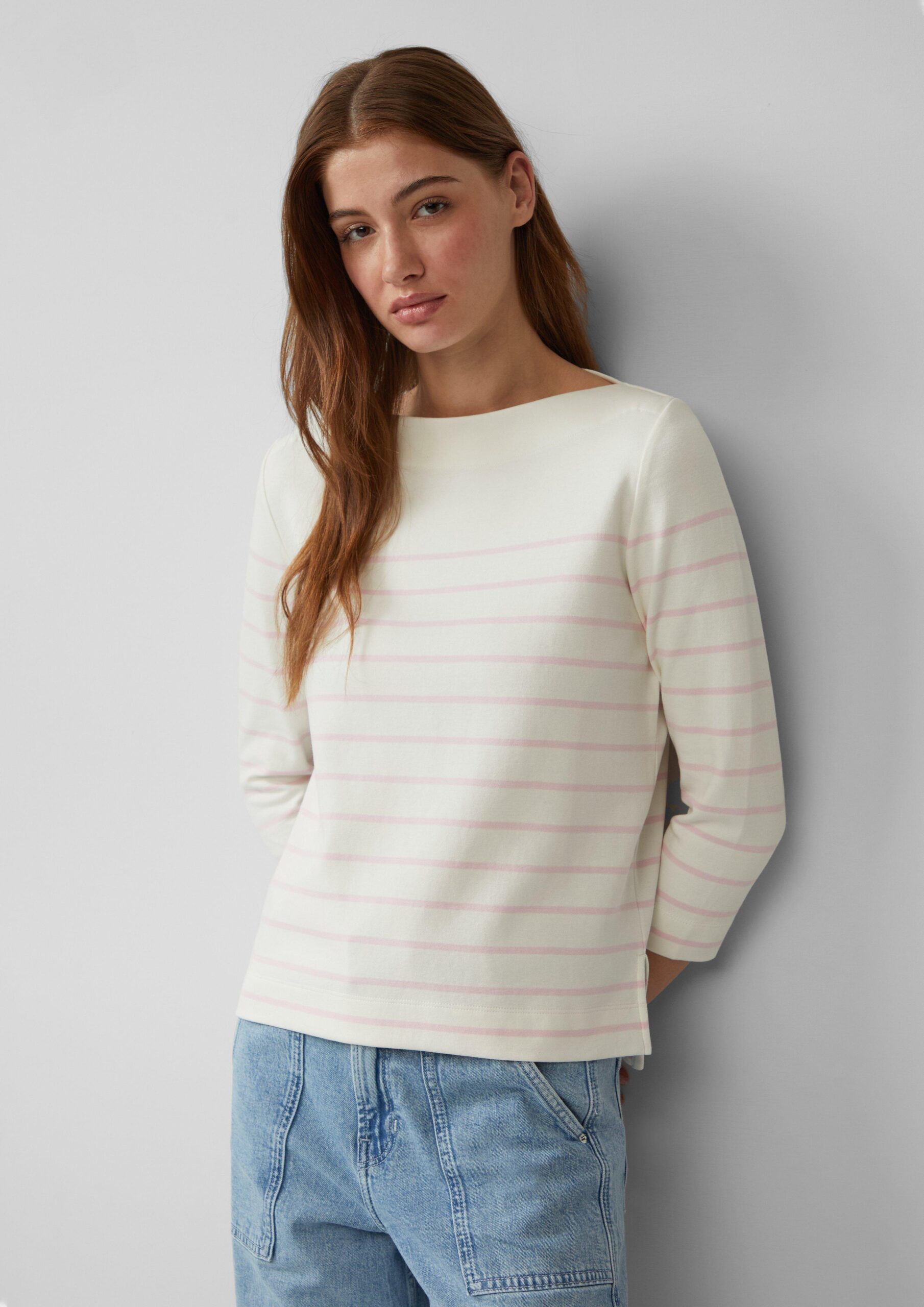 Geringeltes Sweatshirt mit U-Boot-Ausschnitt