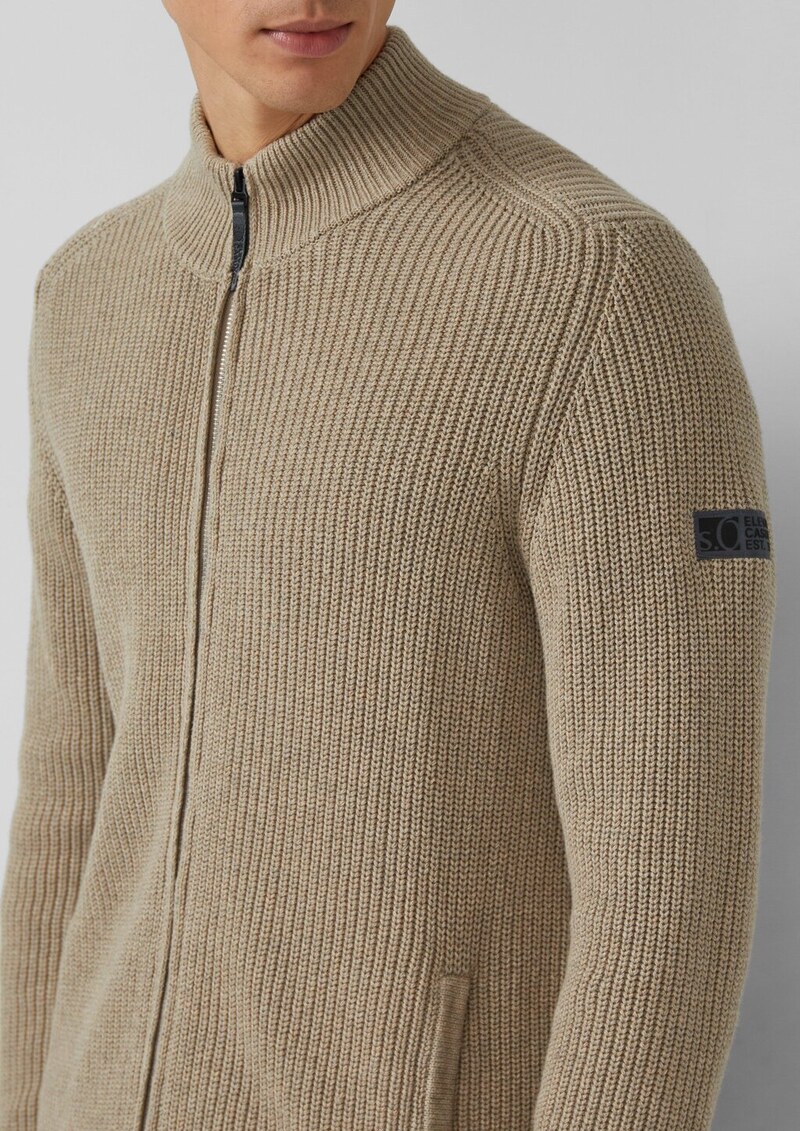 Struktur-Strickjacke mit Eingrifftaschen und Reißverschluss